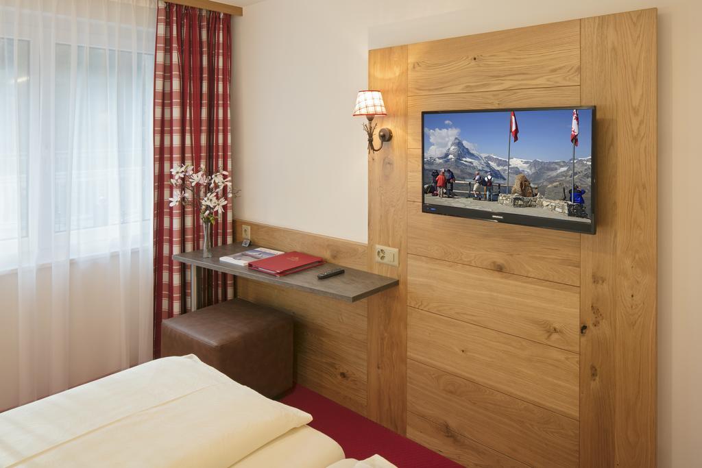 Annex Antika Hotel Zermatt Exterior photo